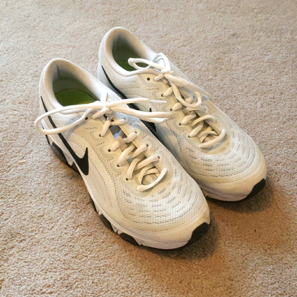 NIKE Air Max Tailwind 6
